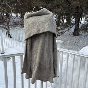 Elegant Gray Women's Sweater